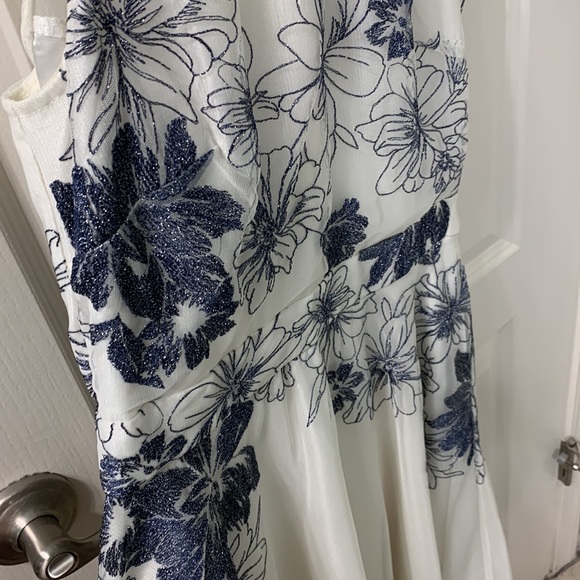 Like-New Floral Formal Midi Dress - Picture 3 of 4